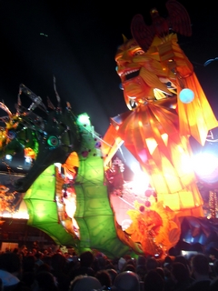 Corso_nocturne-Carnaval_de_Nice.jpg