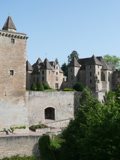 Chateau_de_Marguerite_de_Bourgogne-Couches.jpg