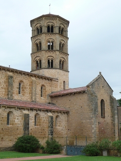 Eglise_romane-Anzy-le-Duc.jpg